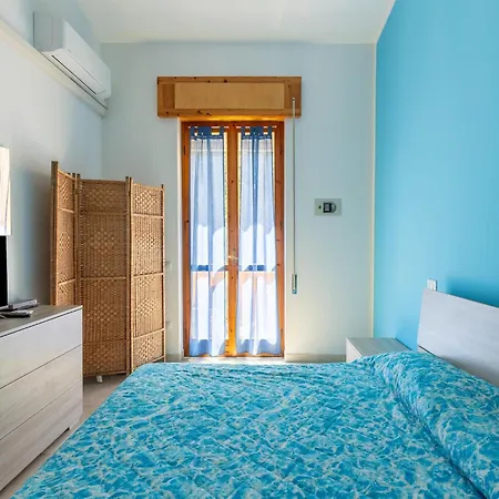 Terrace With Sea View, Parking Space, Air Conditioning *