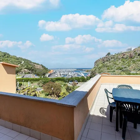 Terrace With Sea View, Parking Space, Air Conditioning 카스텔사르도
